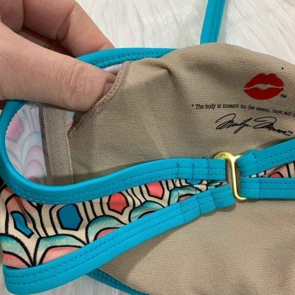 Bundle Marilyn Monroe Bikini Top and Cupshe Bottom - Picture 8 of 8
